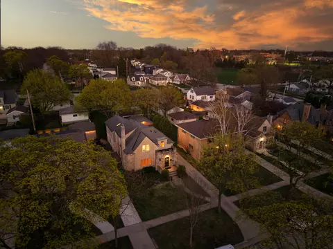 2536 N 81st, Wauwatosa, WI 53213