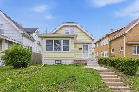 2051 S 57th, West Allis, WI 53219