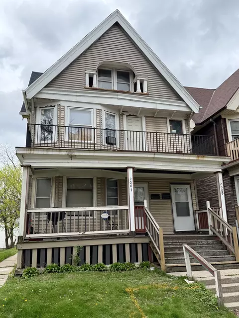 2007 N 40th #2009, Milwaukee, WI 53208