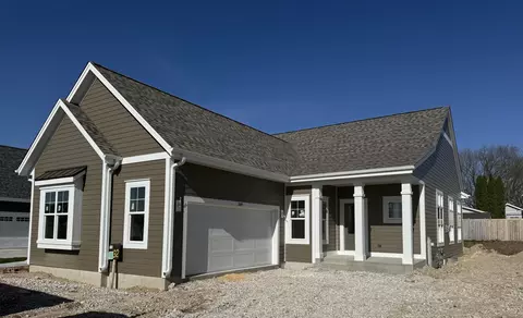 369 Evergreen, Pewaukee, WI 53072