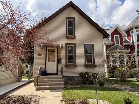 2615 S Delaware, Milwaukee, WI 53207