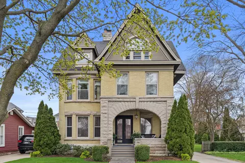 1216 Main, Racine, WI 53403