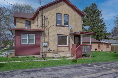 109 N 9th, Watertown, WI 53094