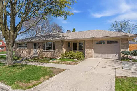 2626 N 80th, Wauwatosa, WI 53213