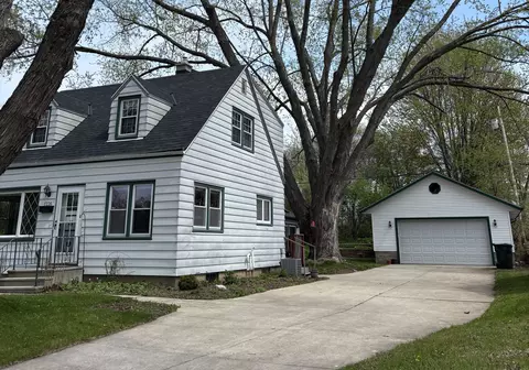 1226 S 104th, West Allis, WI 53214