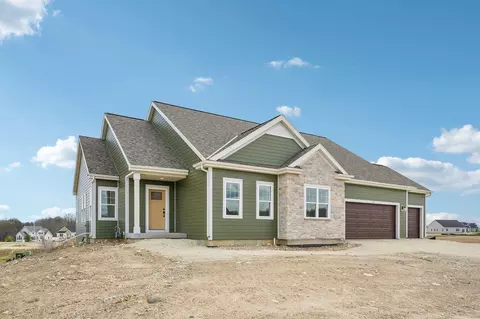 438 Sandstone, Slinger, WI 53086
