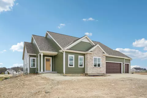 438 Sandstone, Slinger, WI 53086