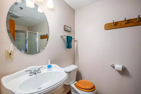 Bath - 7883 S Scepter #8, Franklin, WI 53132 photo 3 of 3