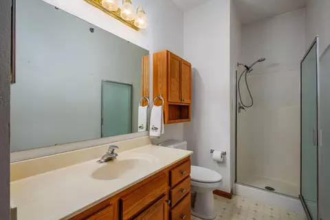 Bath - 7883 S Scepter #8, Franklin, WI 53132 photo 2 of 3