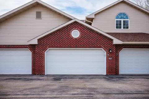 7883 S Scepter #8, Franklin, WI 53132
