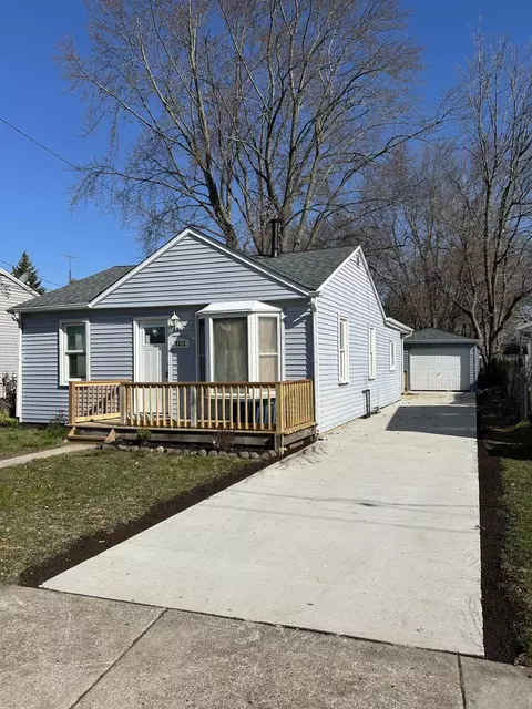 4212 Republic, Racine, WI 53406