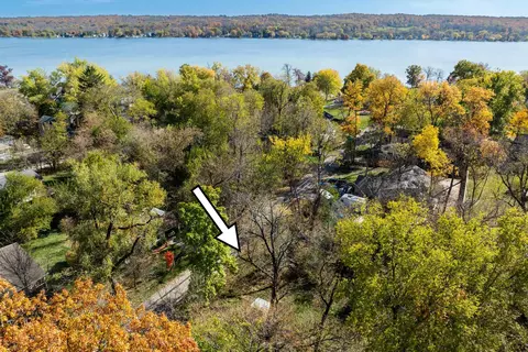 Lt0 Robin, Geneva, WI 53147