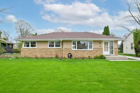7654 N Seneca, Fox Point, WI 53217