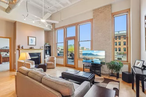 1325 N Van Buren #208, Milwaukee, WI 53202