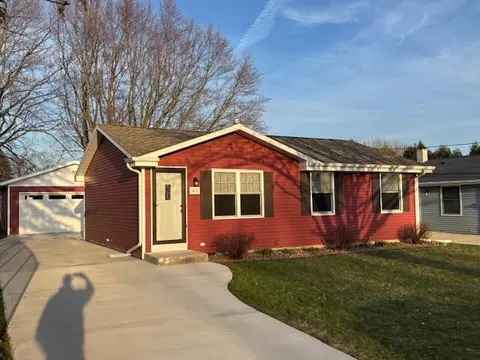 1631 Galax, Manitowoc, WI 54220