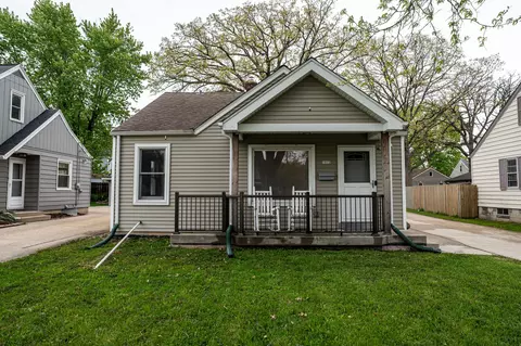 1012 S 111th, West Allis, WI 53214
