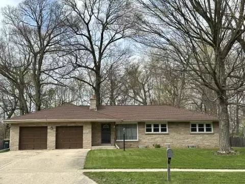 264 Vine, West Bend, WI 53095