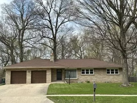 264 Vine, West Bend, WI 53095