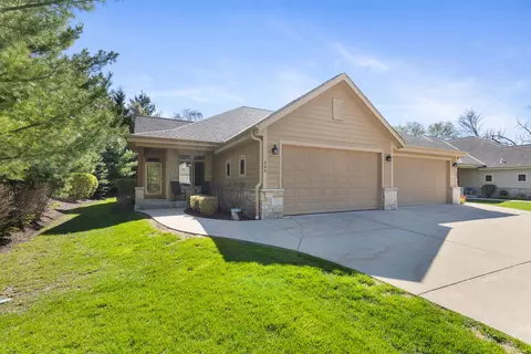 503 Garden Pr, Waukesha, WI 53186
