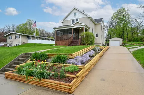 589 W Chestnut, Burlington, WI 53105