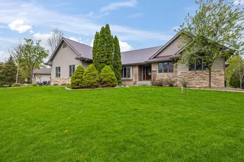 135 Pinnacle, Lake Mills, WI 53551