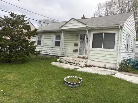 5618 W Sheridan, Milwaukee, WI 53218