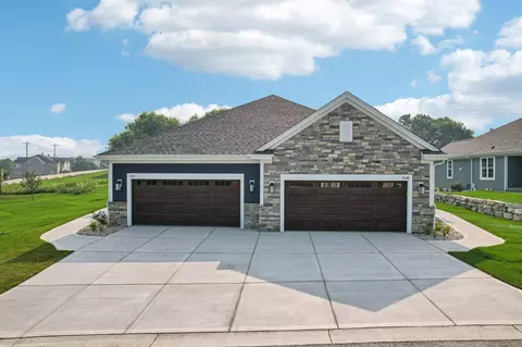 2127 Bluestem #0101, Waukesha, WI 53188