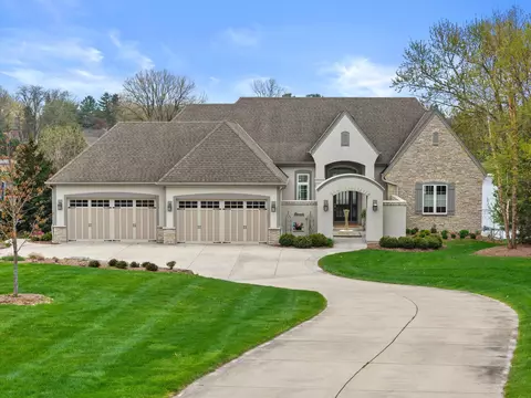 w356n5136 Lakeshore, Oconomowoc, WI 53066