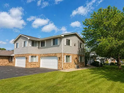 1117 N Sunnyslope #204, Mount Pleasant, WI 53406