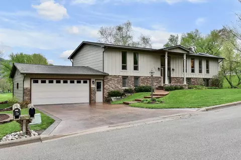 1614 Valley Vw, Winona, MN 55987