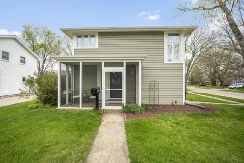 736 N Cumberland, Waukesha, WI 53188