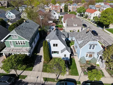 3265 S Swain, Milwaukee, WI 53207