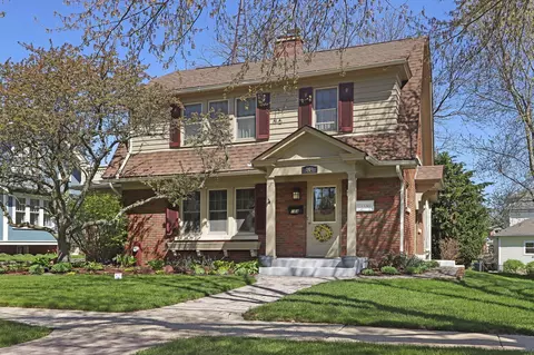 164 W Highland, Burlington, WI 53105