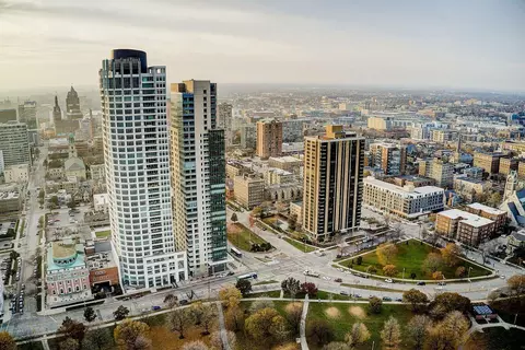 923 E Kilbourn #1703, Milwaukee, WI 53202