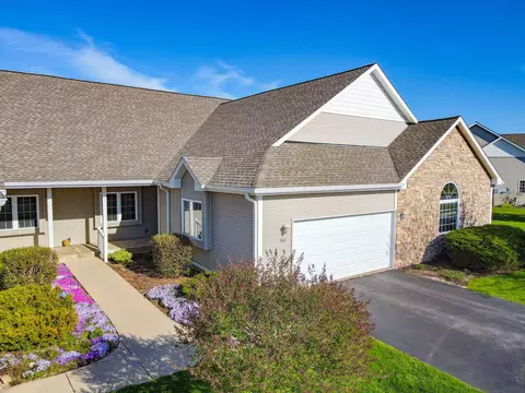 660 Waters Edge #6, Whitewater, WI 53190