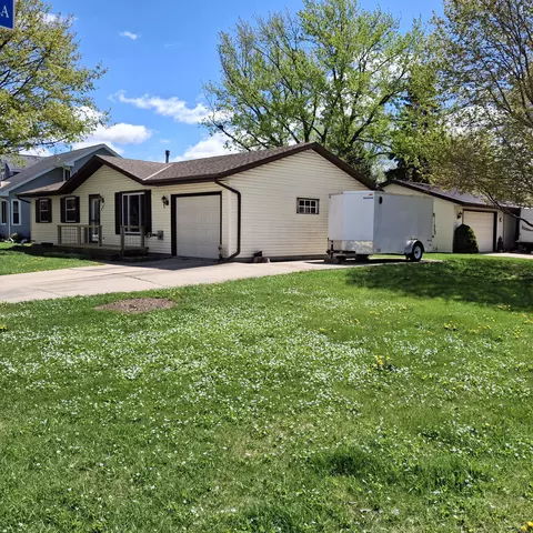 221 Robert, Watertown, WI 53098