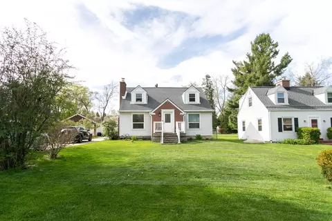 10540 W Spring Grn, Greenfield, WI 53228