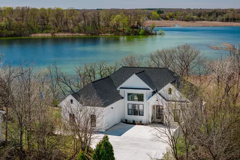 1835 N Davies, Summit, WI 53066