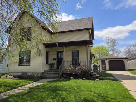 206 S Montgomery, Watertown, WI 53094