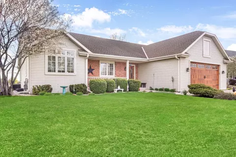 1251 Chippewa, Hartford, WI 53027