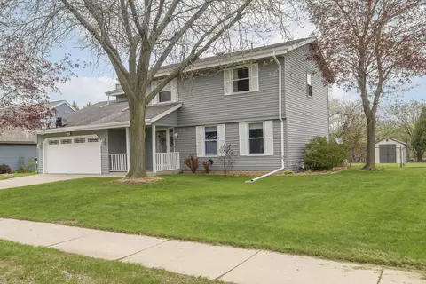 8160 S Wildwood, Oak Creek, WI 53154