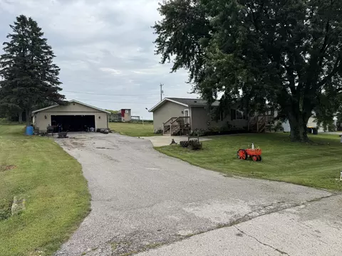 1753 Cedarview, Saint Cloud, WI 53079