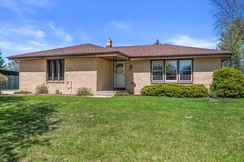 7002 W Lindner, Franklin, WI 53132