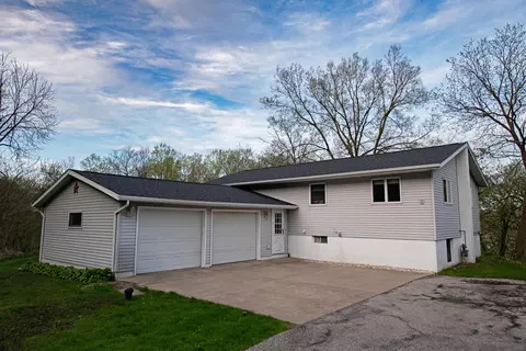 16208 Denzer, Rollingstone, MN 55959