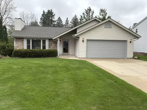 7369 S Hillendale, Franklin, WI 53132