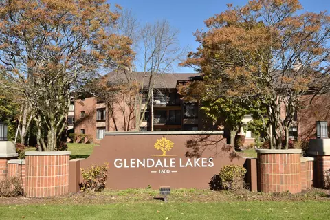 1600 W Green Tree #202, Glendale, WI 53209