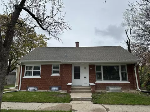 5004 W Nash, Milwaukee, WI 53216