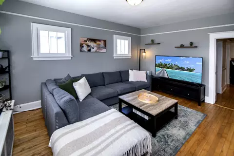 1810 N Astor, Milwaukee, WI 53202