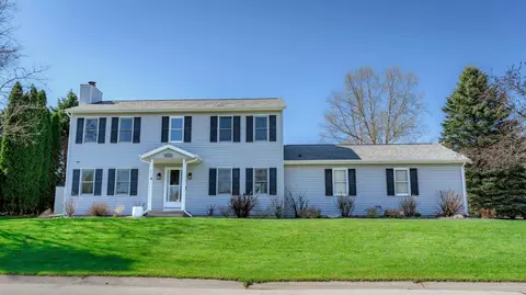 1148 Riverbend, Hartford, WI 53027