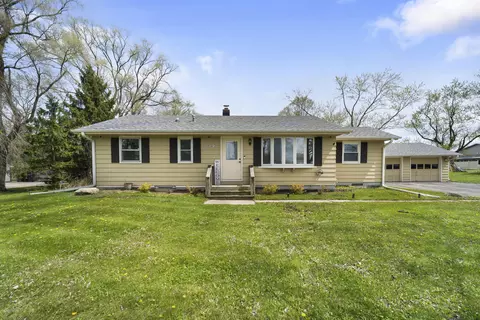 w229s8610 Big Bnd, Big Bend, WI 53103